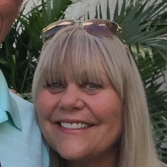 Meet your Posher, Laura - Picture 1 of 1